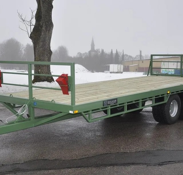Storbalskärra dras av traktor dalums mekaniska